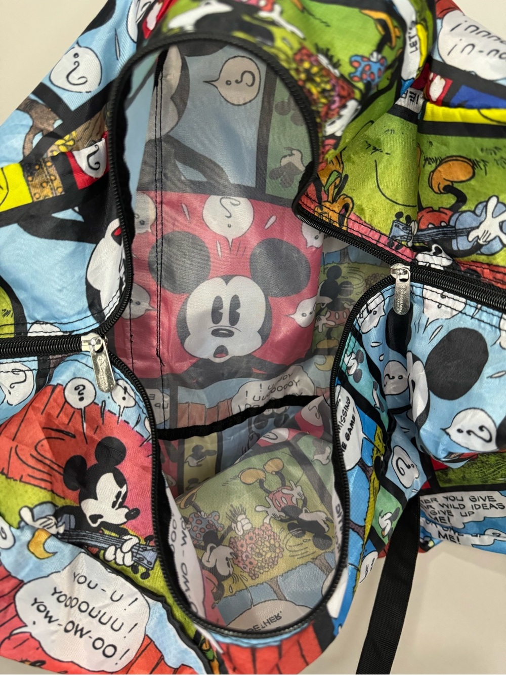 Disneyland NWT Paris Mickey Retro Comic-Print Travel Duffle Bag - Multicolor - Picture 10 of 11